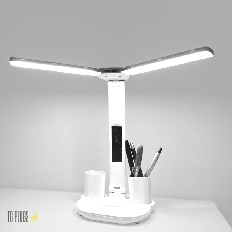 Luminária De Mesa LED Com Relógio - TG Plugs 