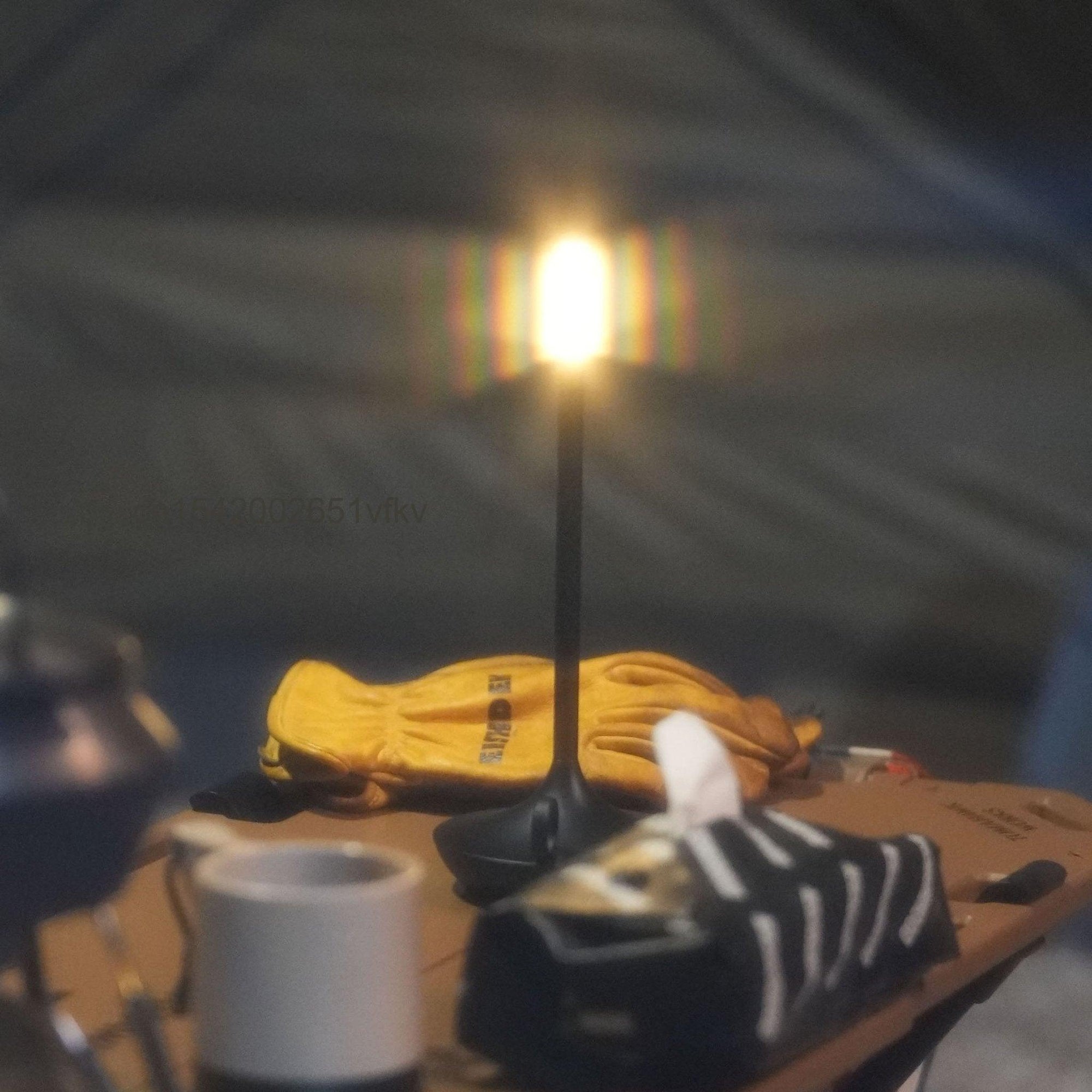 Abajur para quarto minimalista estilo Vela - TG Plugs